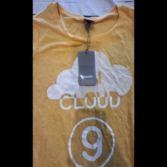 New Bench Yellow On Cloud 9 T-Shirt Size S - Picture 3 of 6